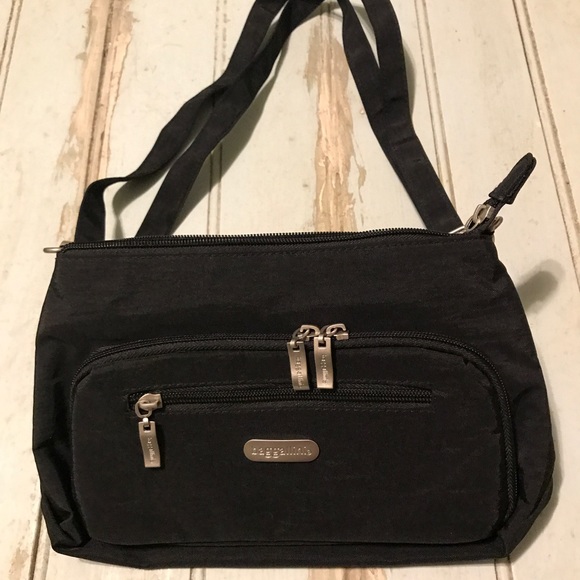 Baggallini Handbags - Baggallini Black Crossbody Purse